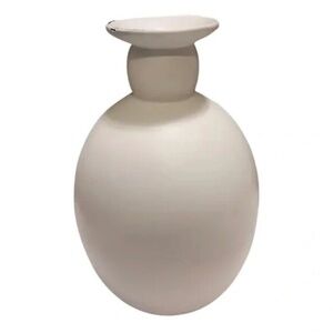 Castilian Porcelain/Ceramic Vase